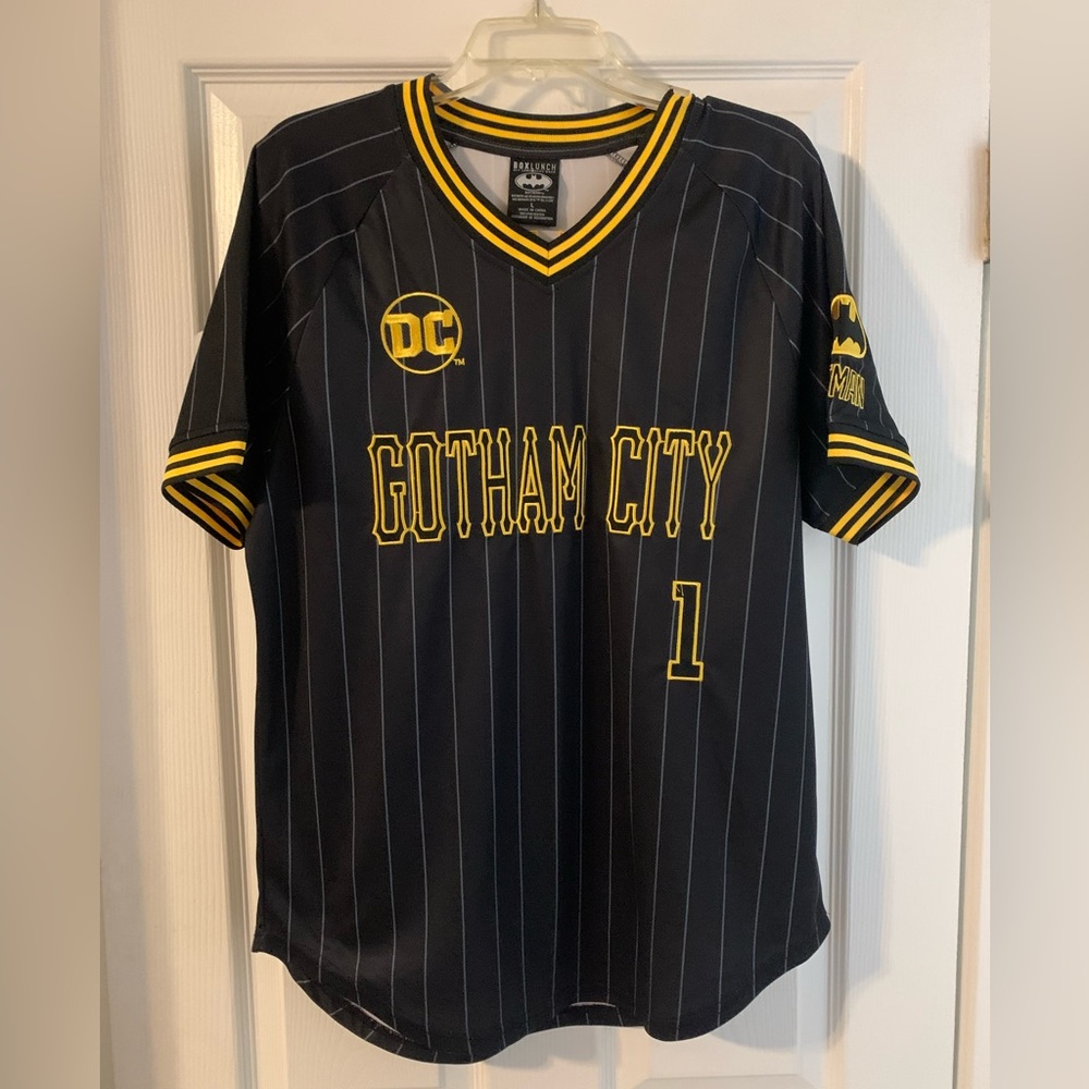 Women’s Batman jersey
